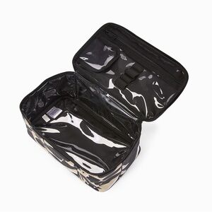 Thirty-One Glamour Bag NEW Layered Foliage Print